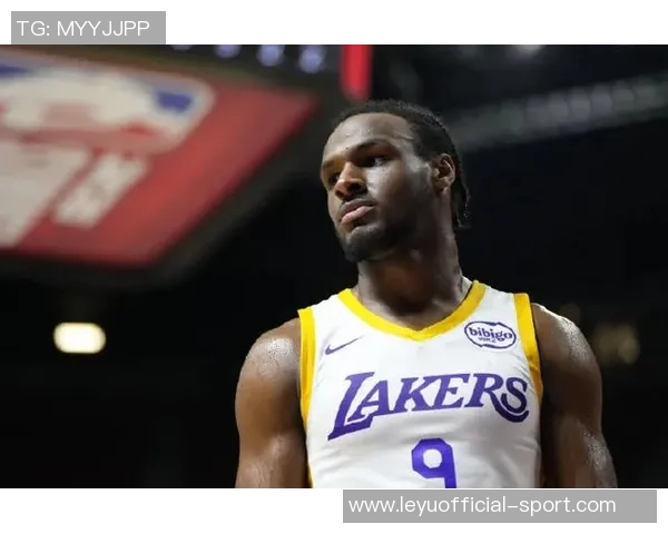 夸梅直言布朗尼球衣销量全赖其父亲影响力引发热议